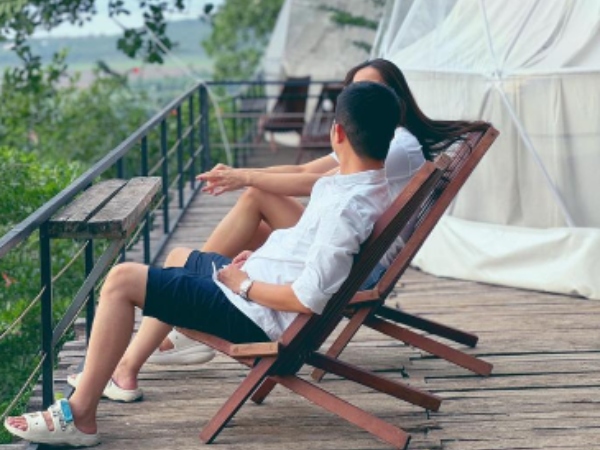 Á hậu lần đầu công khai ảnh hẹn hò chồng cũ Nhật Kim Anh