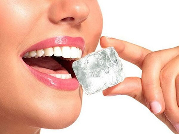 Vì sao nhiều người thích ăn đá lạnh?