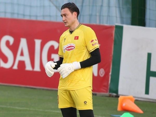 Đặng Văn Lâm được hai 'đại gia V.League' săn đón, chào mời bằng khoản tiền lót tay nhiều tỷ đồng?
