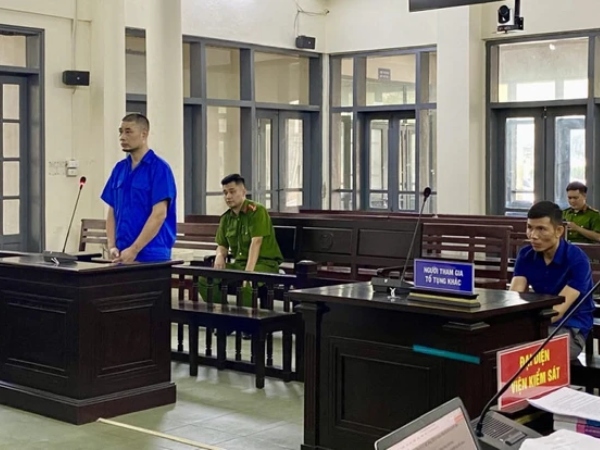 Tài xế nghiện ma túy đâm thẳng vào CSGT, vứt phương tiện bỏ chạy