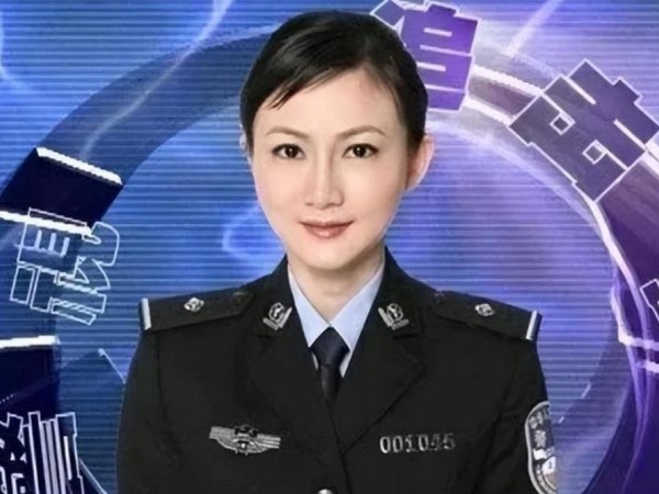 Chân dung ‘hoa khôi công an’ Trung Quốc dùng sắc đẹp để tiến thân