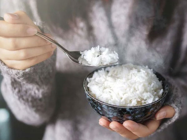 Ăn cơm nguội làm tăng hay hạ đường huyết? Bác sĩ có câu trả lời khiến bệnh nhân tiểu đường thay đổi suy nghĩ lâu nay