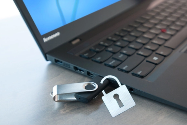 Chuyên gia cảnh báo tuyệt đối không làm điều này với laptop cá nhân, 'cái bẫy' được giăng ra, ai tò mò sẽ phải trả giá đắt!