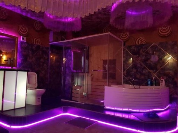 Bé gái 15 tuổi bị bán vào cơ sở massage ở Hà Nội với giá 40 triệu