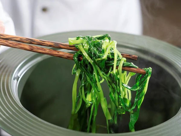 Kiêng tinh bột, chỉ ăn rau, người đàn ông phải nhập viện điều trị