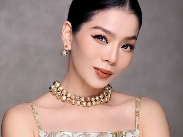 Rầm rộ hình ảnh nghi Lệ Quyên đang mang thai