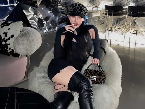 Hot girl số 1 Sài thành năm nào: Dẫn đầu hệ gái xinh mặc chiến, phong độ visual tuổi 37 vẫn khét