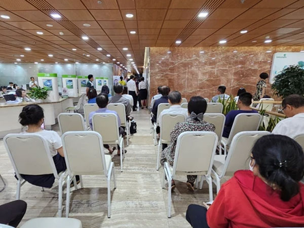 Một ngân hàng vừa tăng thêm điểm bán vàng miếng SJC để giảm quá tải