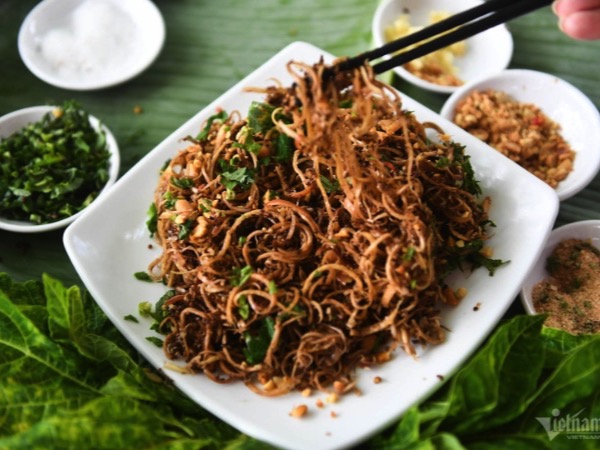 Món nộm lúc nhúc kiến nhìn 'nổi da gà', khách ăn vào lập tức khen