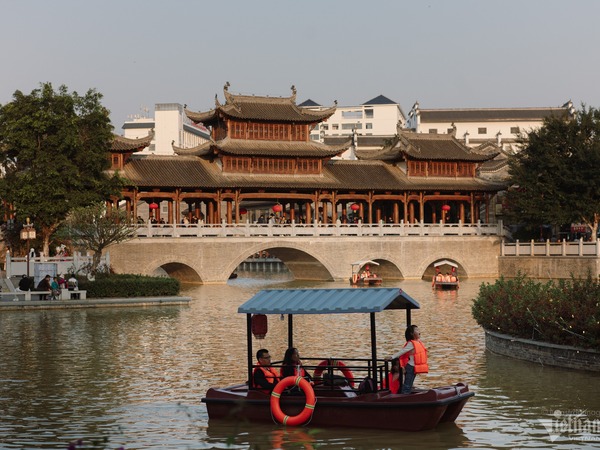 Gợi ý loạt tour 'xuất ngoại' dịp hè siêu rẻ, chơi thả ga hết vài triệu đồng