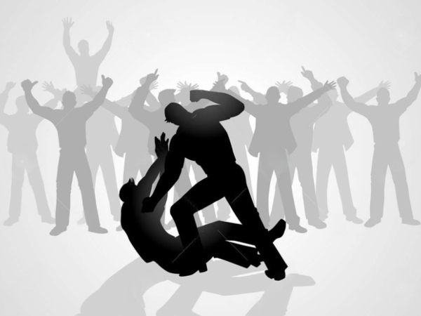 Nóng: Ca sĩ lao vào đánh nhau giữa lúc đang ghi hình