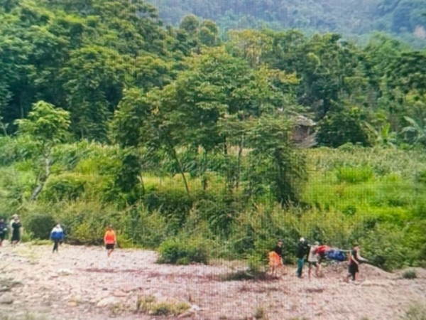Xuống suối nhặt quả bóng, nam sinh 17 tuổi bị nước cuốn trôi, tử vong