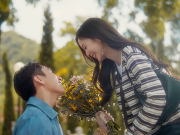 Hot girl Pimtha được khen diễn tốt trong MV Đừng làm trái tim anh đau, nhưng fan lại thấy không đẹp đôi với Sơn Tùng bằng Hải Tú!