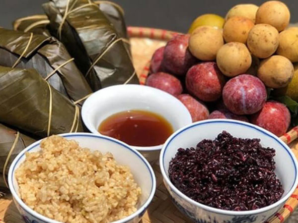 Ăn cơm rượu, mận, vải Tết Đoan ngọ cần lưu ý gì để không hại sức khỏe?