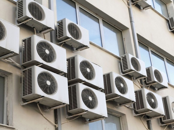 Ở một mình nhưng lắp đến 10 điều hòa, người đàn ông bị hàng xóm báo chính quyền, nhận cái kết 'ngoài tưởng tượng'