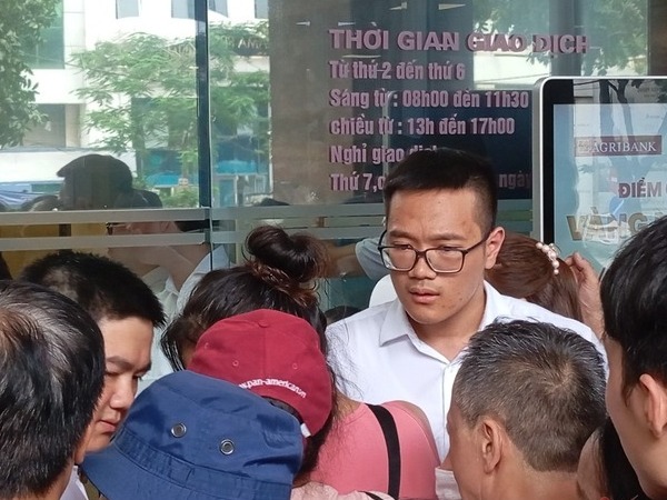 Thuê người lấy số mua vàng đẩy giá, NHNN đề nghị Bộ Công an xác minh, xử lý