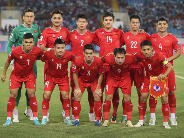 Đội hình tuyển Việt Nam đấu Iraq: Quang Hải, Văn Lâm dự bị