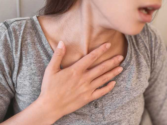 Cả nhà ngộ độc CO phải cấp cứu do hàng xóm đốt nhang diệt muỗi cỡ lớn