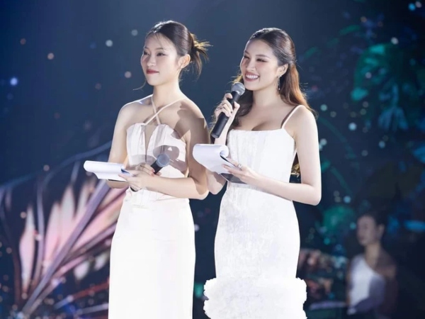 Thanh Thanh Huyền đáp trả khi bị so sánh với đàn em Khánh Vy về khả năng nghe hiểu tiếng Anh