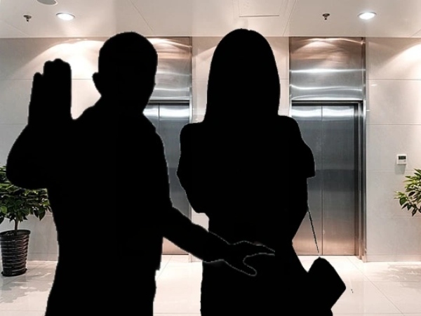 Nóng: 1 nghệ sĩ bị tố đuổi người khỏi thang máy sân bay vì thích riêng tư