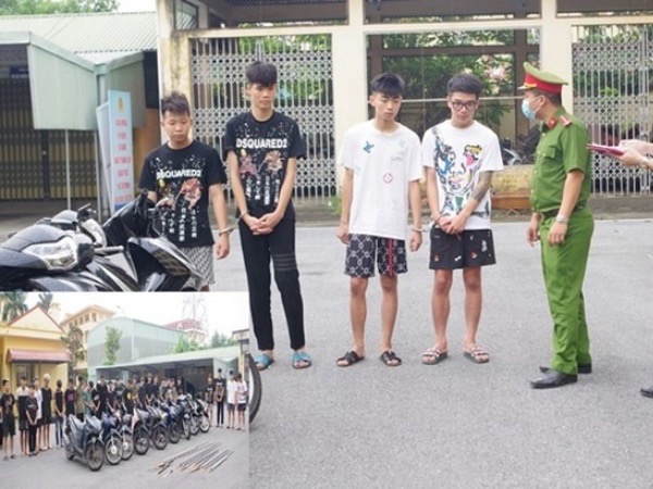 Khởi tố 21 thanh, thiếu niên mang dao kiếm diễu phố, đe dọa người đi đường