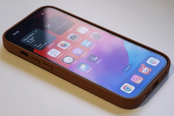 Điểm yếu chí mạng khiến iPhone 15 không thể chạy Apple Intelligence