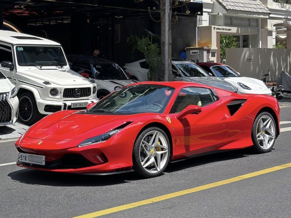 Đi hơn 1 năm, đại gia Sài Gòn bán siêu xe Ferrari F8 Spider lỗ trên 4 tỷ đồng