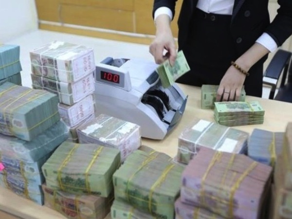 'Nóng' lãi suất huy động: 5 ngân hàng tăng 2 lần trong nửa tháng