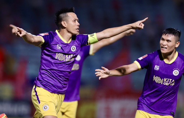 'Con rơi' và 'con cưng' thầy Park thắp sáng derby thủ đô, HLV Kim Sang-sik ngơ ngác đầy tiếc nuối