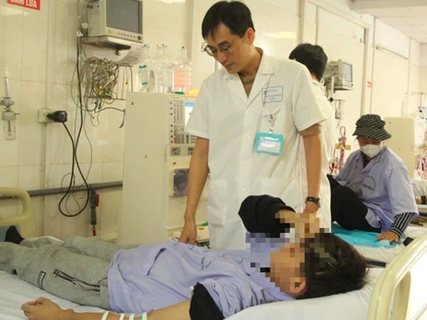 Nam sinh 21 tuổi phải lọc máu cấp cứu do thận hư: Bác sĩ thốt lên 'sức chịu đựng phi thường'