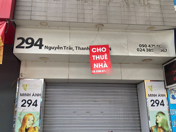 Hàng loạt mặt bằng kinh doanh trên tuyến phố 'đất vàng' Nguyễn Trãi vẫn 'ế ẩm', đóng cửa ngày đêm