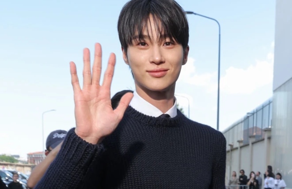 Hot: Byeon Woo Seok xuất hiện cực bảnh dự show Prada tại Milan Fashion Week