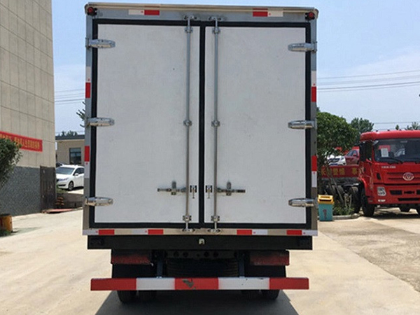 Ngồi trong xe tải đông lạnh, 8 người chết ngạt ở Trung Quốc