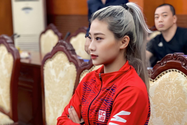 Phía Phạm Như Phương lên tiếng về lời xin lỗi 'fake' tràn lan trên mạng, âm thầm xoá ảnh chụp tranh vẽ phản cảm từng gửi cho fan