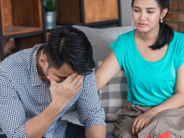 Chồng quên chiếc áo trong cốp xe, sự thật khiến vợ khóc nghẹn