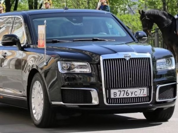 Tổng thống Putin tặng xe sang Aurus Senat cho lãnh đạo Triều Tiên