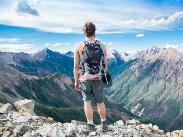 Rucking: Xu hướng tập thể dục TikTok mới nhất đã có từ lâu đời