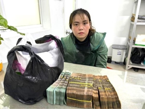 Nàng dâu hotgirl trộm gần nửa tỷ đồng của cha chồng