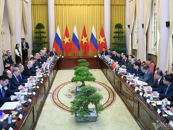 Hình ảnh Chủ tịch nước Tô Lâm và Tổng thống Nga Putin hội đàm