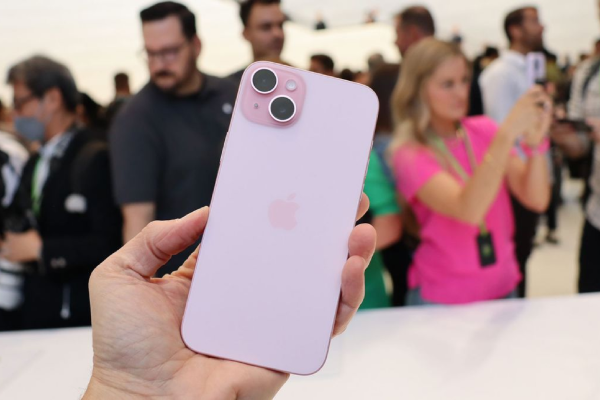 Apple cấp quyền cho đại lý tại Việt Nam bán iPhone trên TikTok Shop