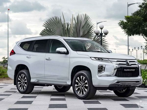 5 mẫu xe hơi phổ thông giảm giá hàng trăm triệu đồng trong tháng 6