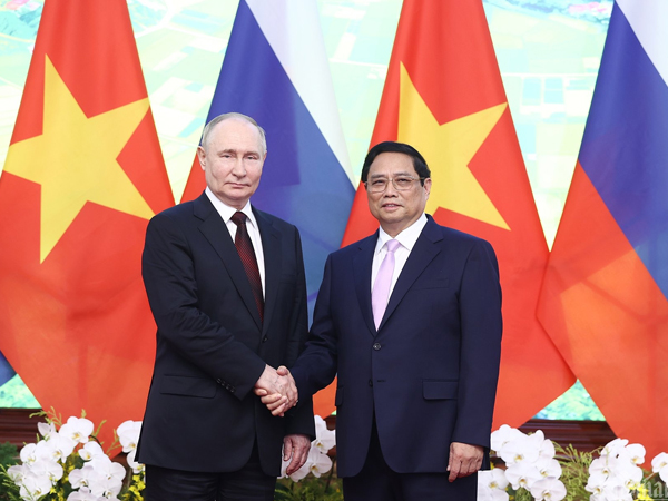 Thủ tướng Phạm Minh Chính hội kiến Tổng thống Nga Putin