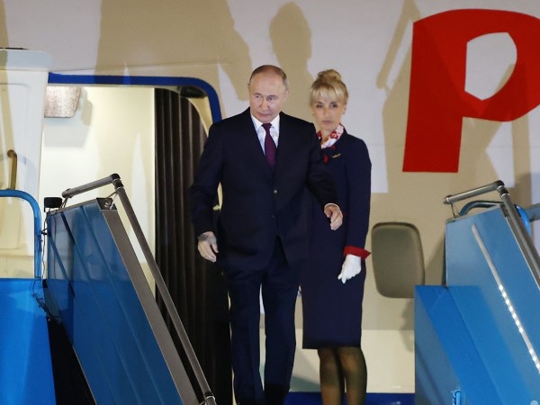 Tổng thống Nga Putin đến Hà Nội, bắt đầu chuyến thăm Việt Nam