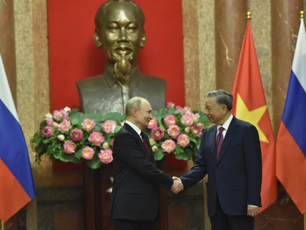 Ông Putin cảm ơn sự tiếp đón từ Việt Nam: 'Khi nói tôi thấy ấm áp, tôi không chỉ nói đến nhiệt độ Hà Nội'