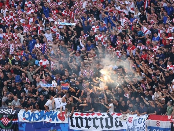 Đội tuyển đầu tiên dọa bỏ EURO 2024