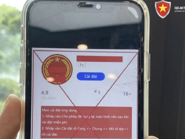 Điện thoại bị kiểm soát, người đàn ông mất trắng 6,4 tỉ đồng