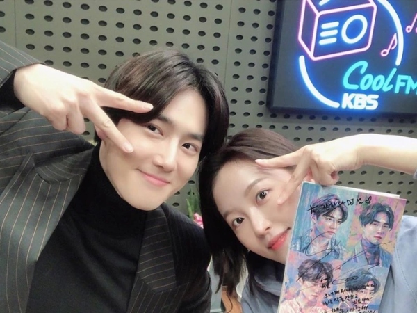 Hot nhất Kbiz: Suho (EXO) hẹn hò mỹ nhân Người Tình Ánh Trăng?