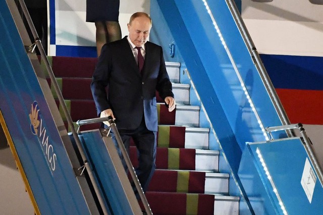 Hơn 20h Tổng Thống Nga Putin ở Hà Nội: Những hình ảnh đặc biệt hiếm có trên đường phố Thủ đô