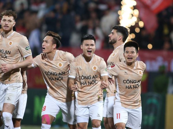 Quang Hải chốt tương lai, ông Kim Sang Sik buồn hay vui?