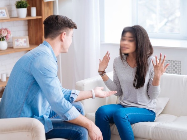 Chồng đưa cho vợ 5 triệu/tháng nhưng giọng 'ra lệnh' như thể 50 triệu, tối hôm kia bỗng dưng anh bàn thêm một việc khiến tôi tức ứa gan